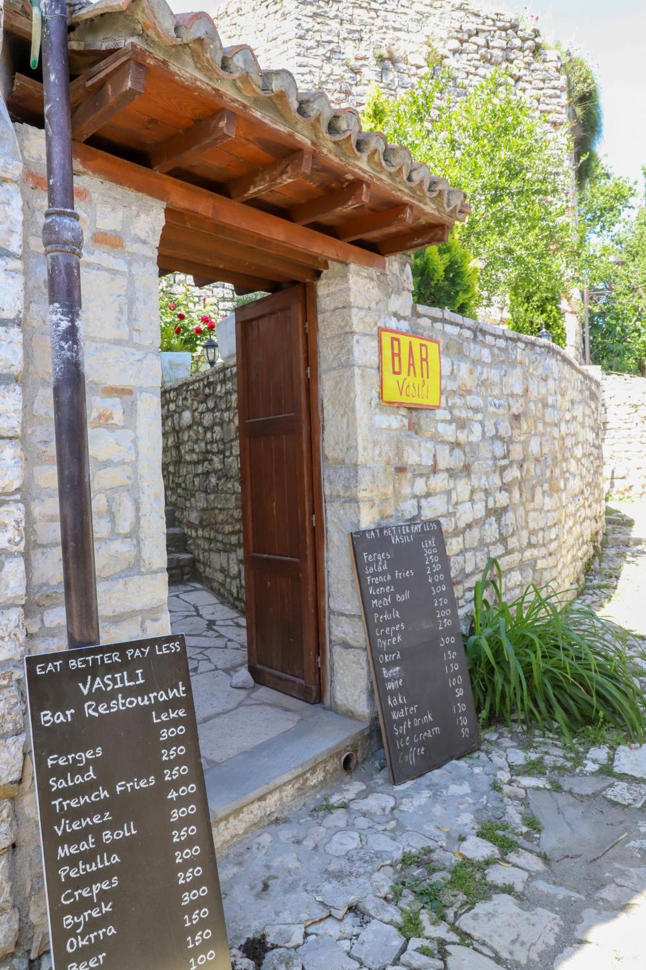 Guest House Vasili Берат Екстер'єр фото